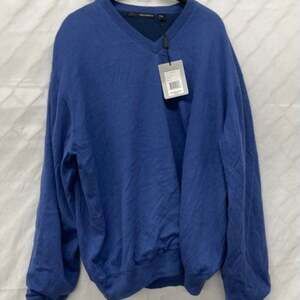 NWT Greg Norman Signature Series Men's Blue Merino Wool V-Neck Sweater size XL